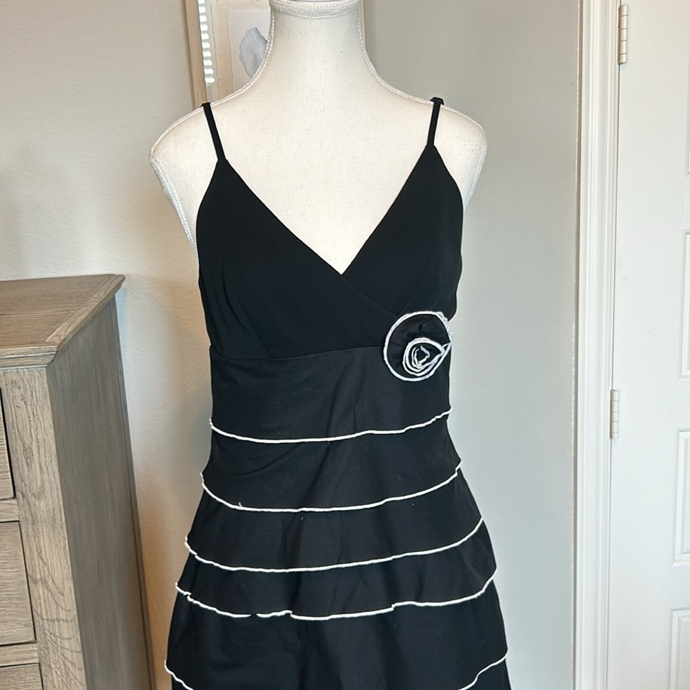 Citrine: Tiered Black and White Spaghetti Strap A Line Dress, Size 8 - Picture 3 of 15
